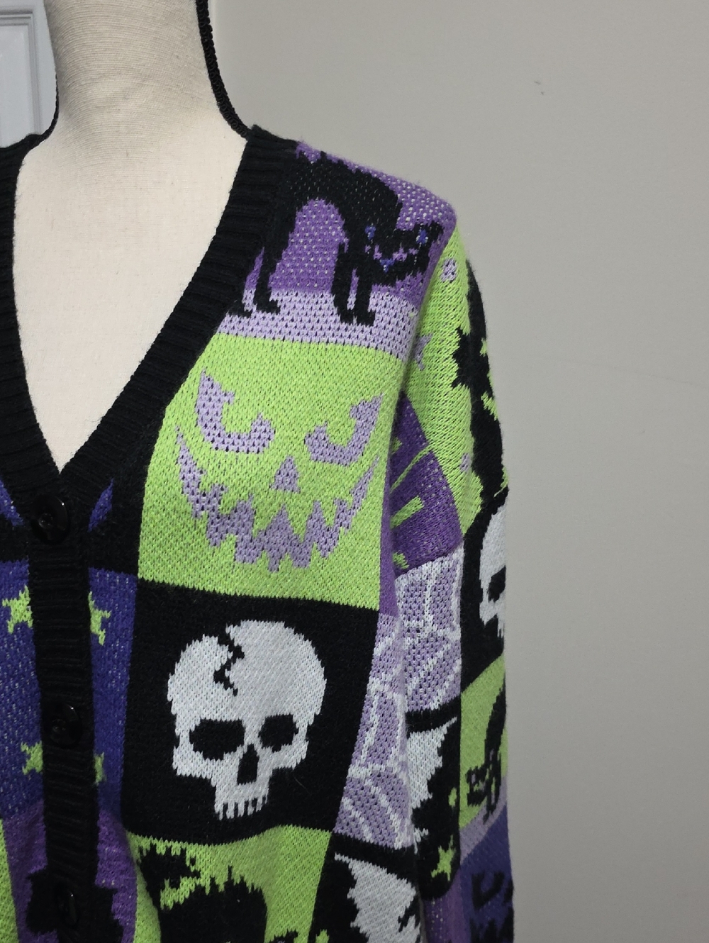 Dolls Kill Trickz N' Treatz Spooked Straight Oversized Knit Halloween Cardi XXS - Picture 3 of 12
